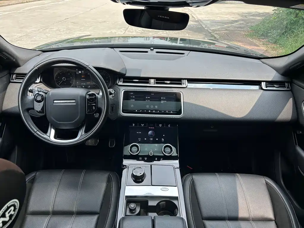 Land Rover Velar — миниатюра 8