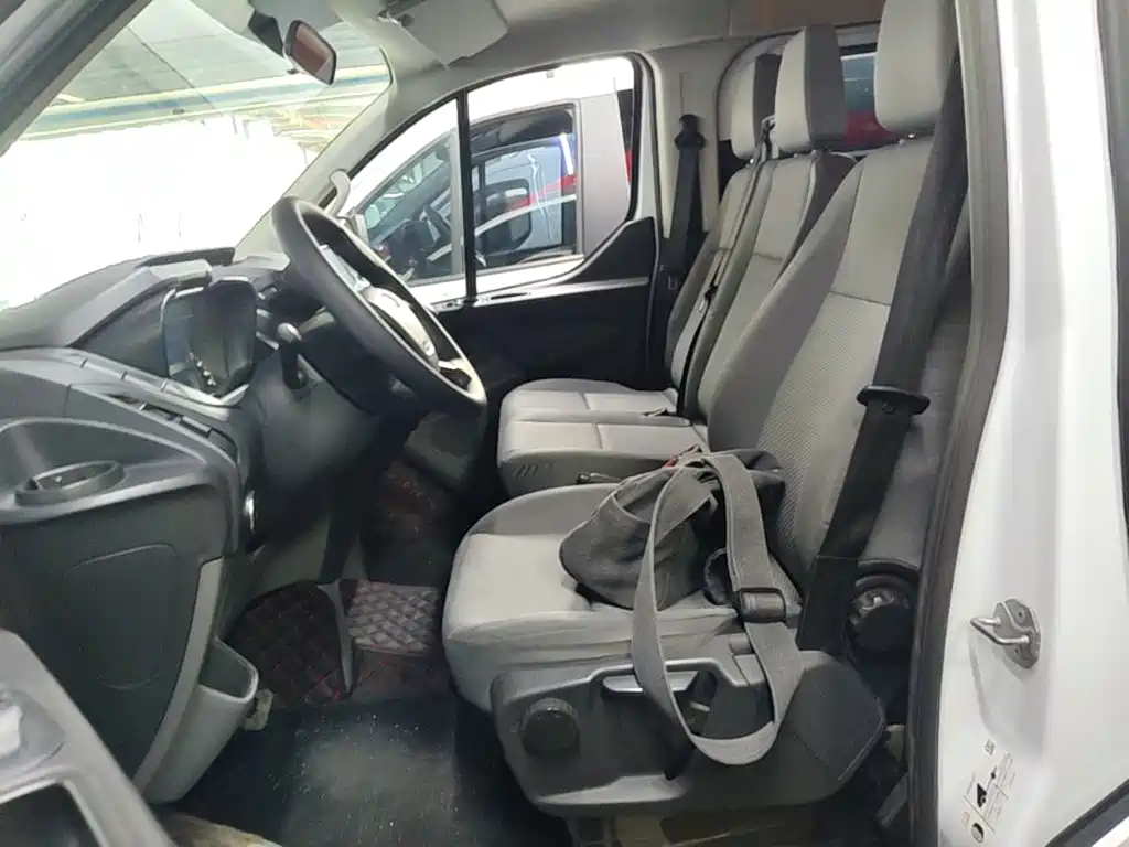 Ford Transit — миниатюра 15