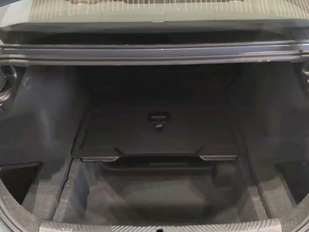 BMW i5 — миниатюра 13