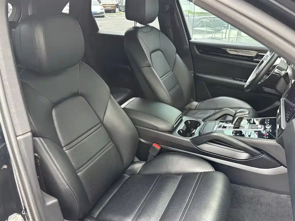 Porsche Cayenne — миниатюра 14