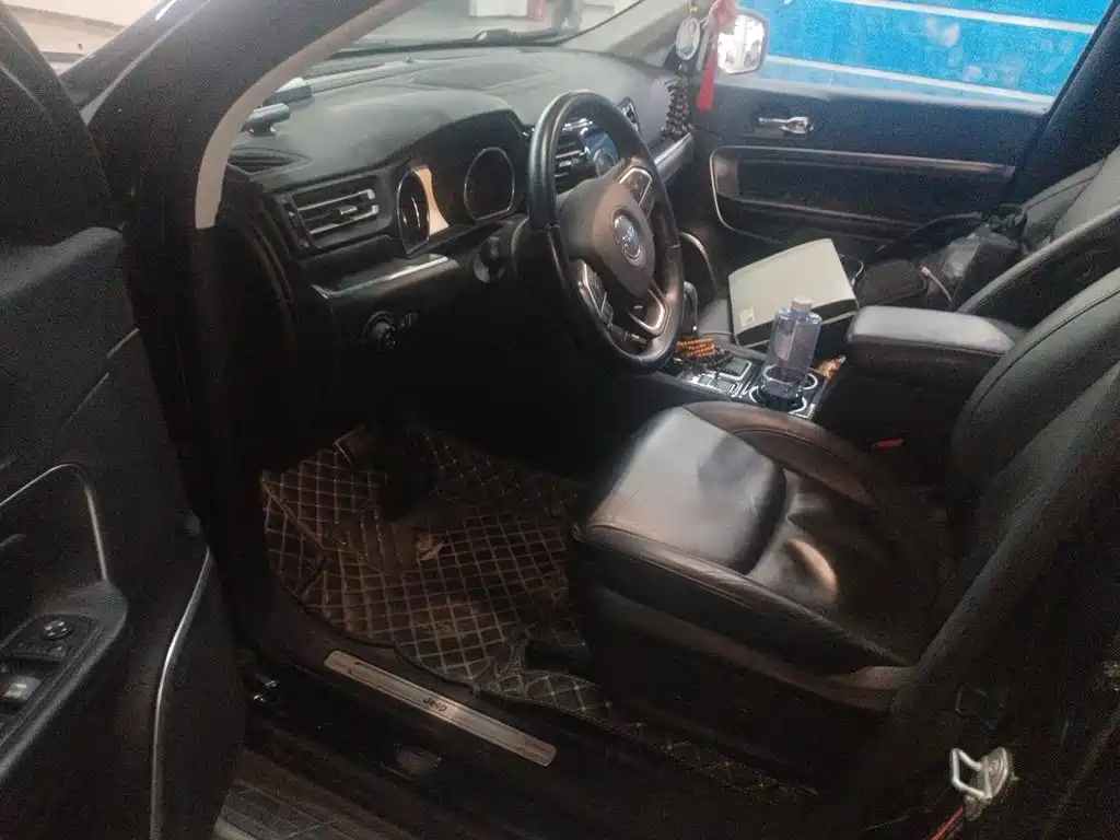 Jeep Grand Commander — миниатюра 12