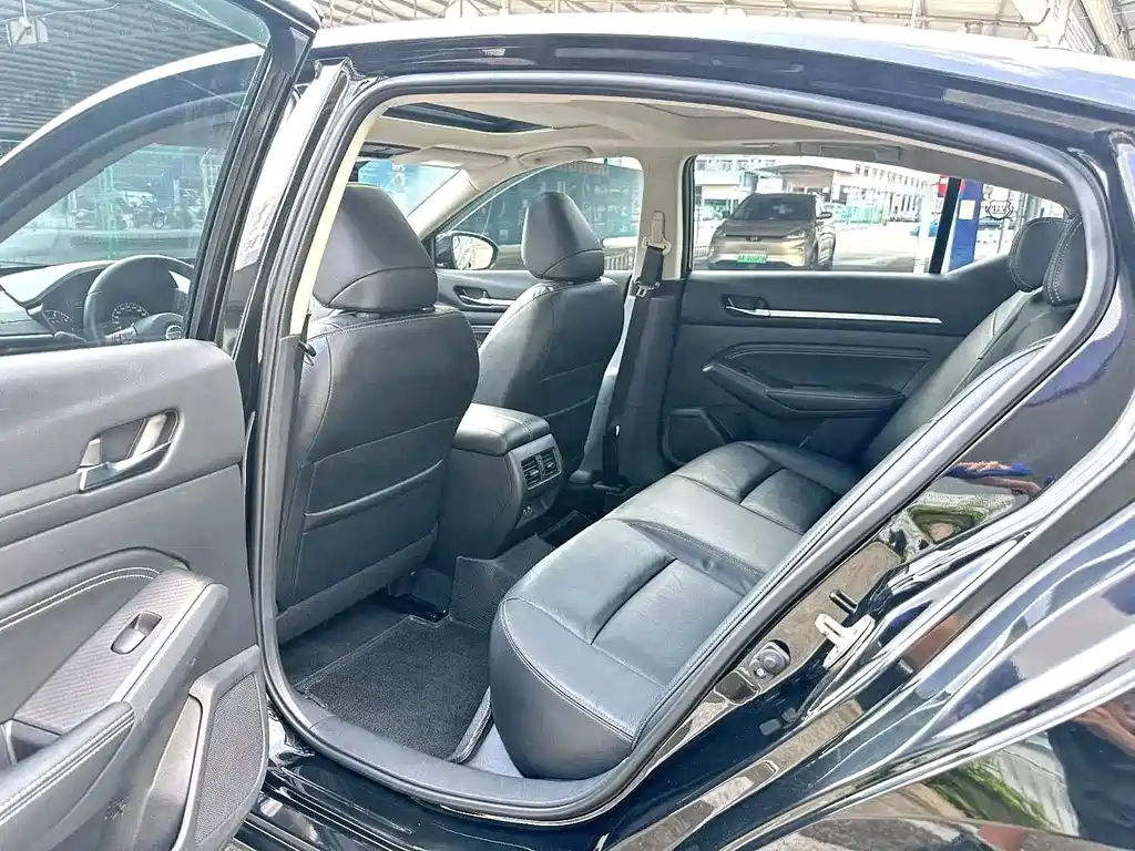 Nissan Teana — миниатюра 10