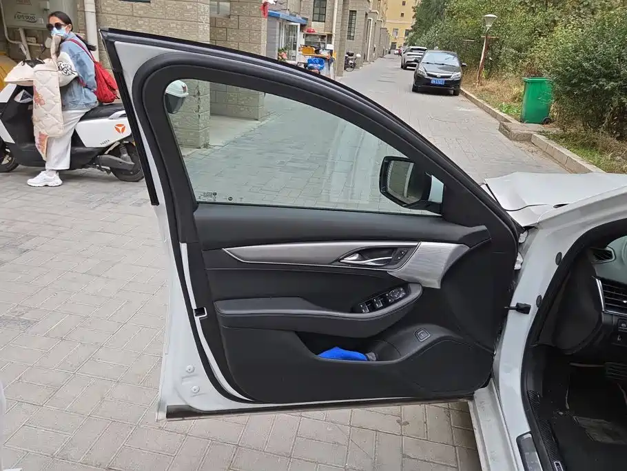 Cadillac CT5 — миниатюра 7