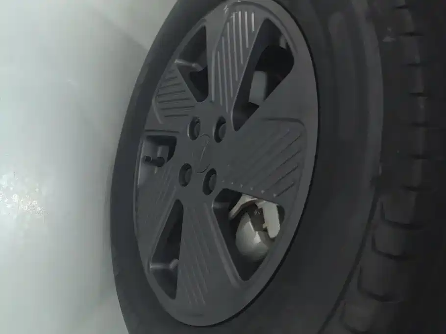 Geely E Firefly E 2023 401KM 5 мест