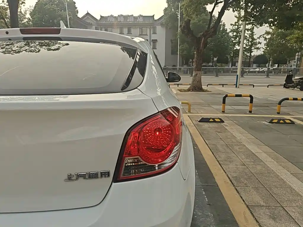 Chevrolet Cruze — миниатюра 8