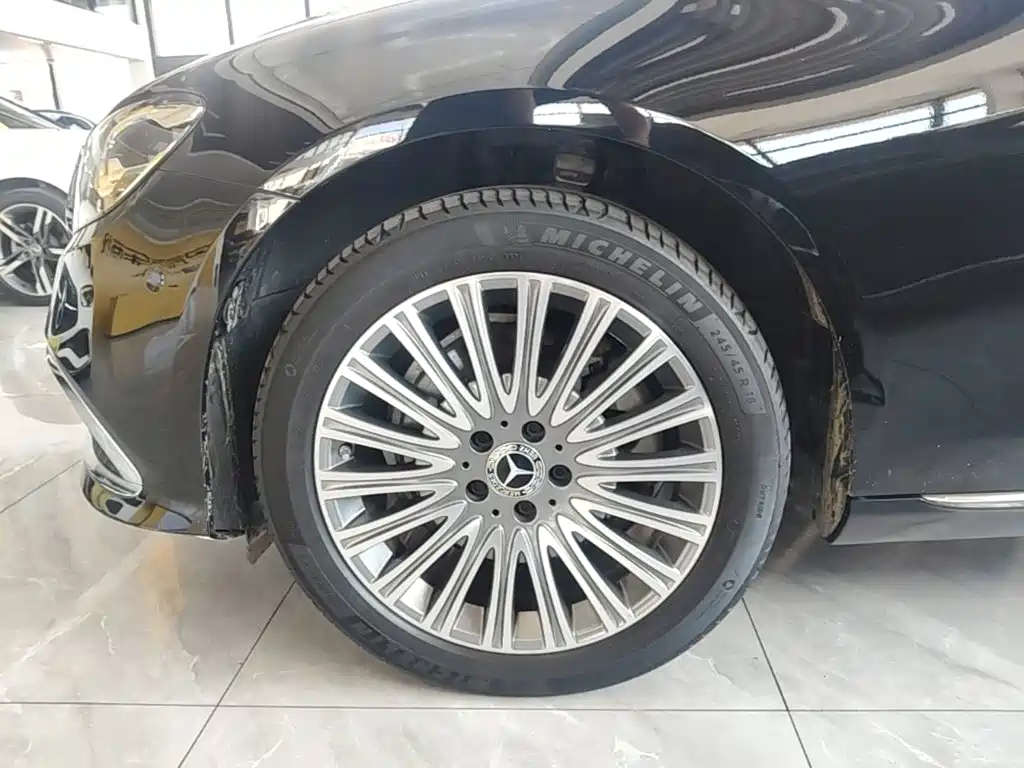 Mercedes-Benz E-Class — миниатюра 23