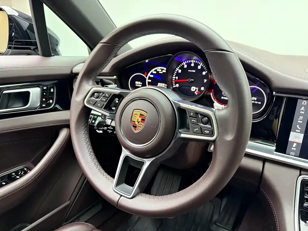 Porsche Panamera — миниатюра 6