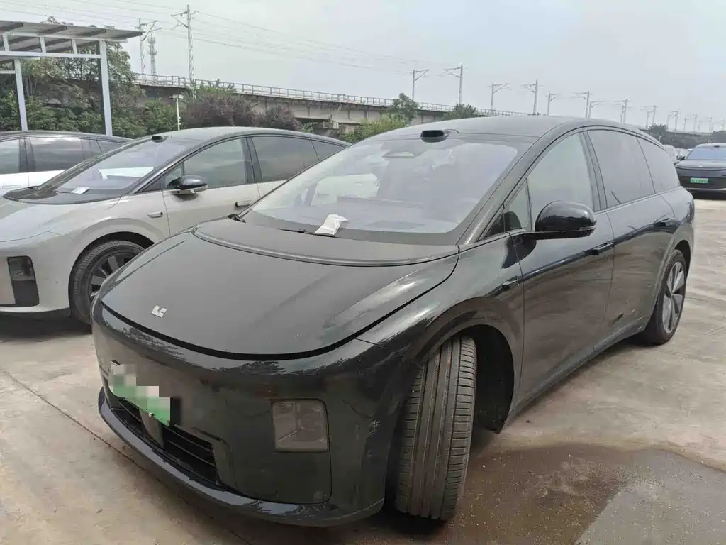 Li Auto Li i8