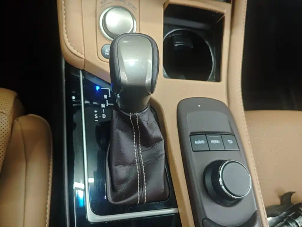 Lexus ES — миниатюра 14