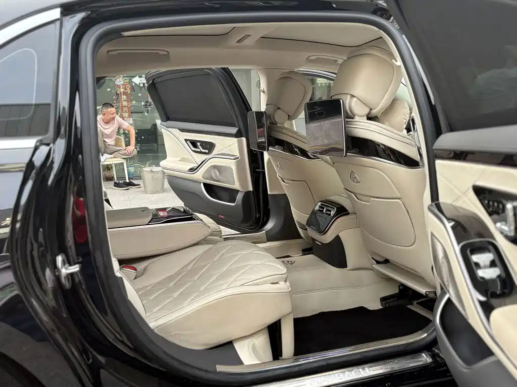 Mercedes-Benz S-Class — миниатюра 10