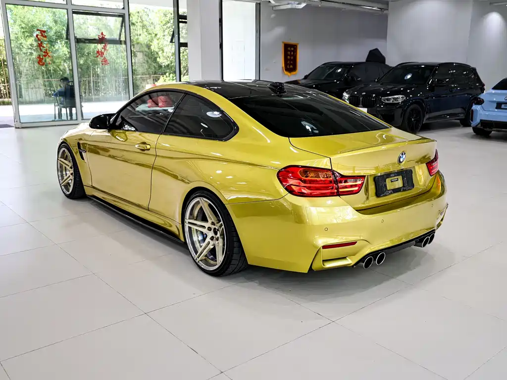 BMW M4 — миниатюра 4