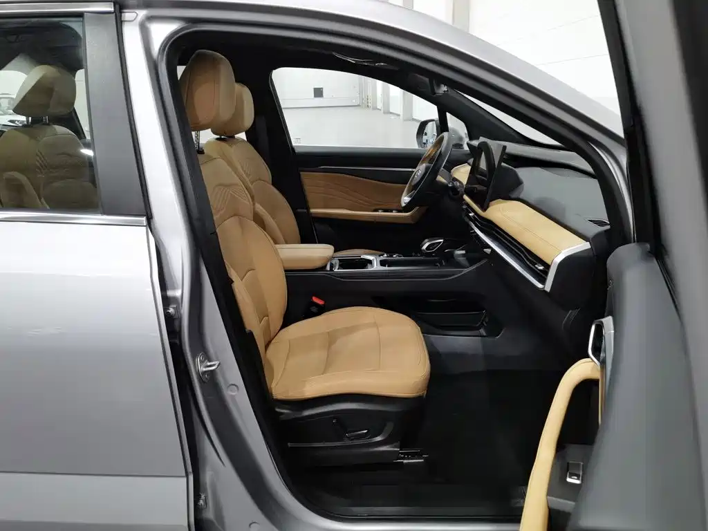Geely Haoyue L — миниатюра 23