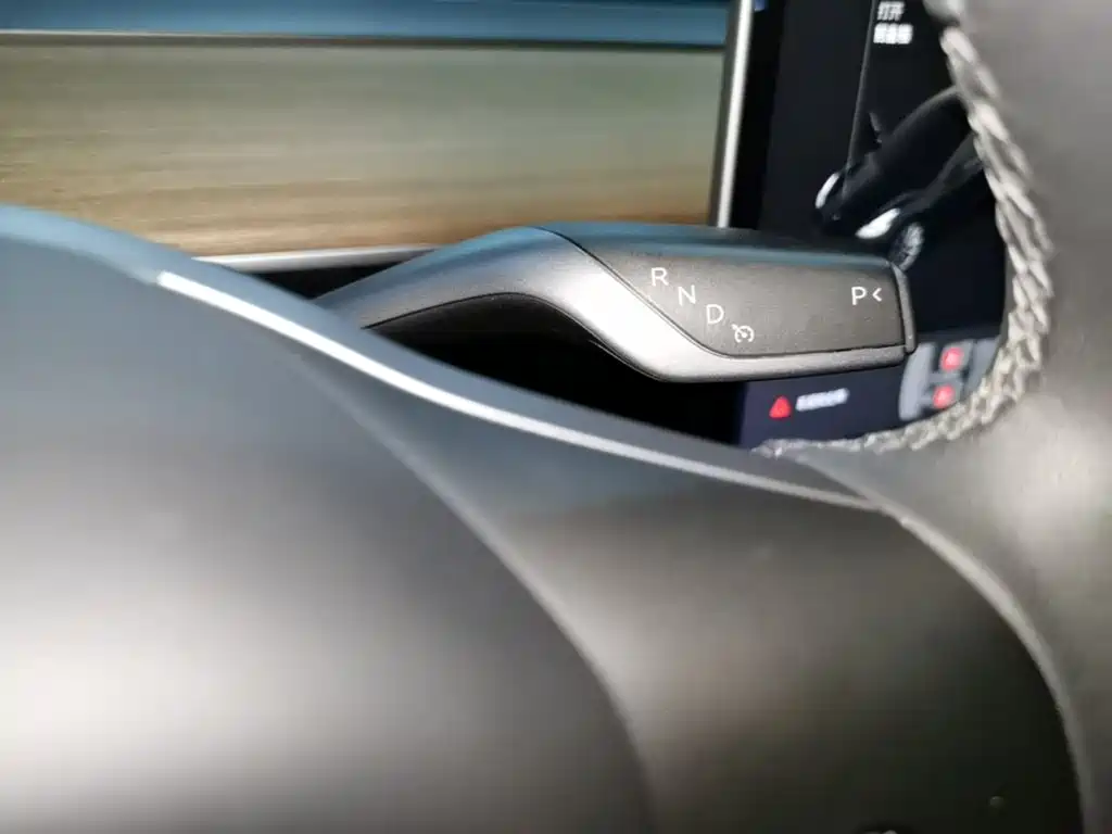 Tesla Model 3 — миниатюра 14