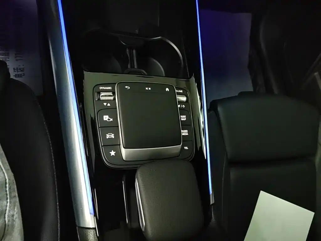 Mercedes-Benz GLA — миниатюра 19