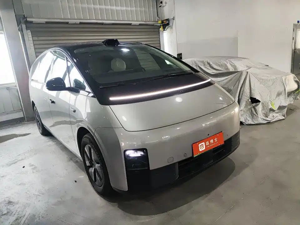 Li Auto Li MEGA — миниатюра 2