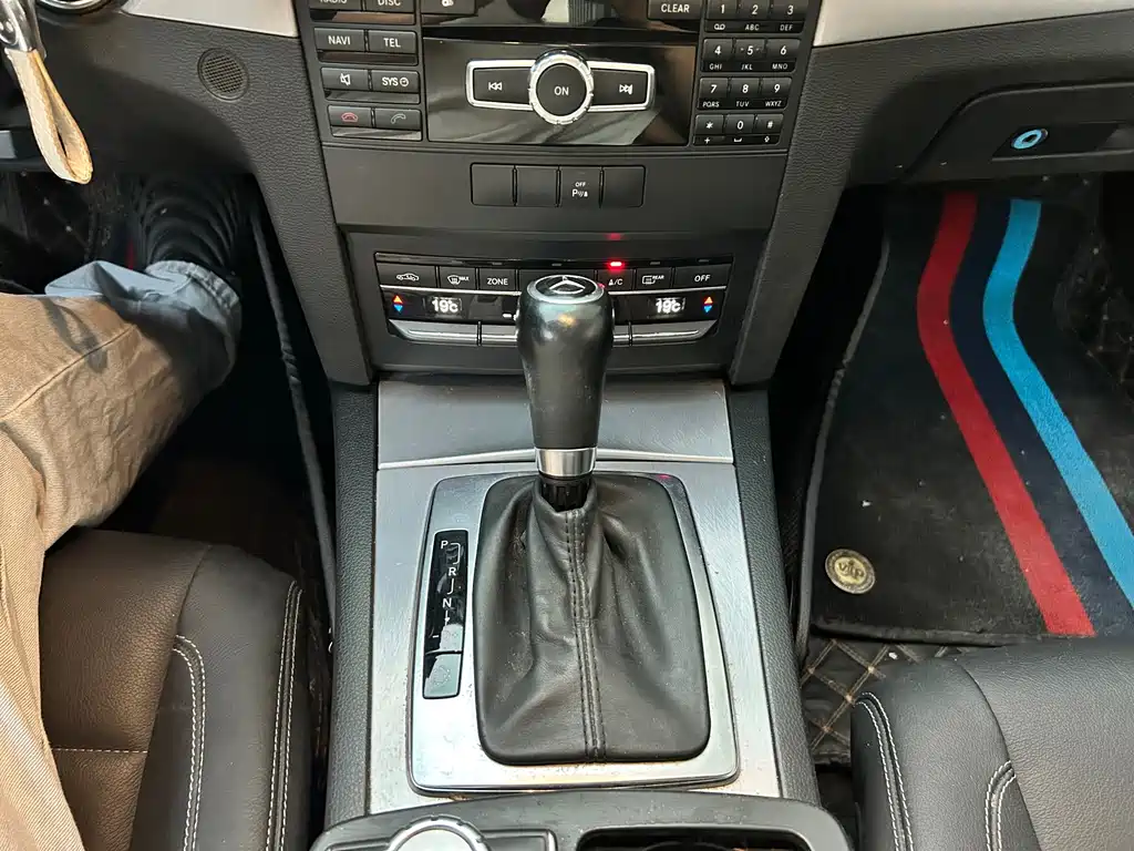 Mercedes-Benz E-Class (Import) — миниатюра 12