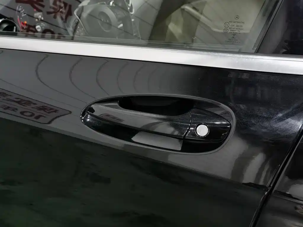 Mercedes-Benz GLA — миниатюра 18