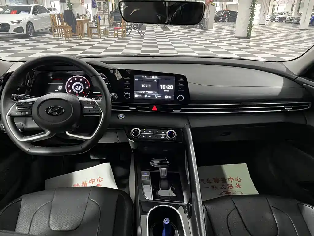 Hyundai Elantra — миниатюра 6
