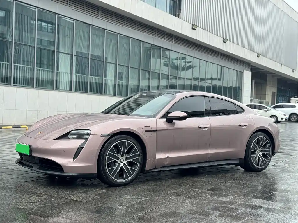 Porsche Taycan 2021