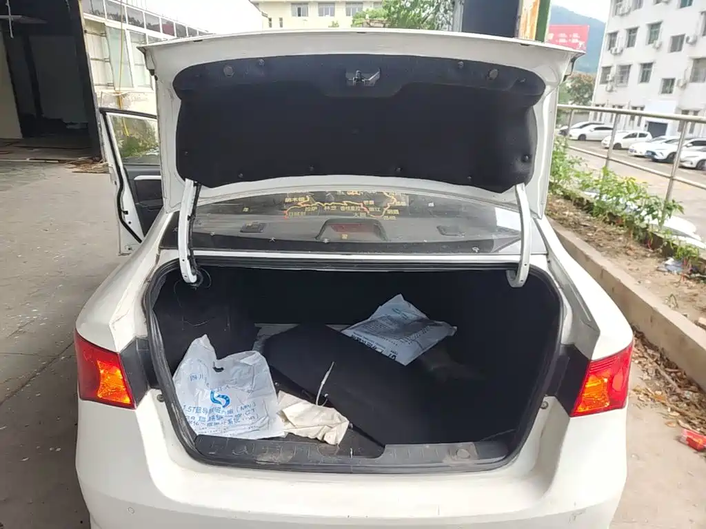 Roewe 350 — миниатюра 19