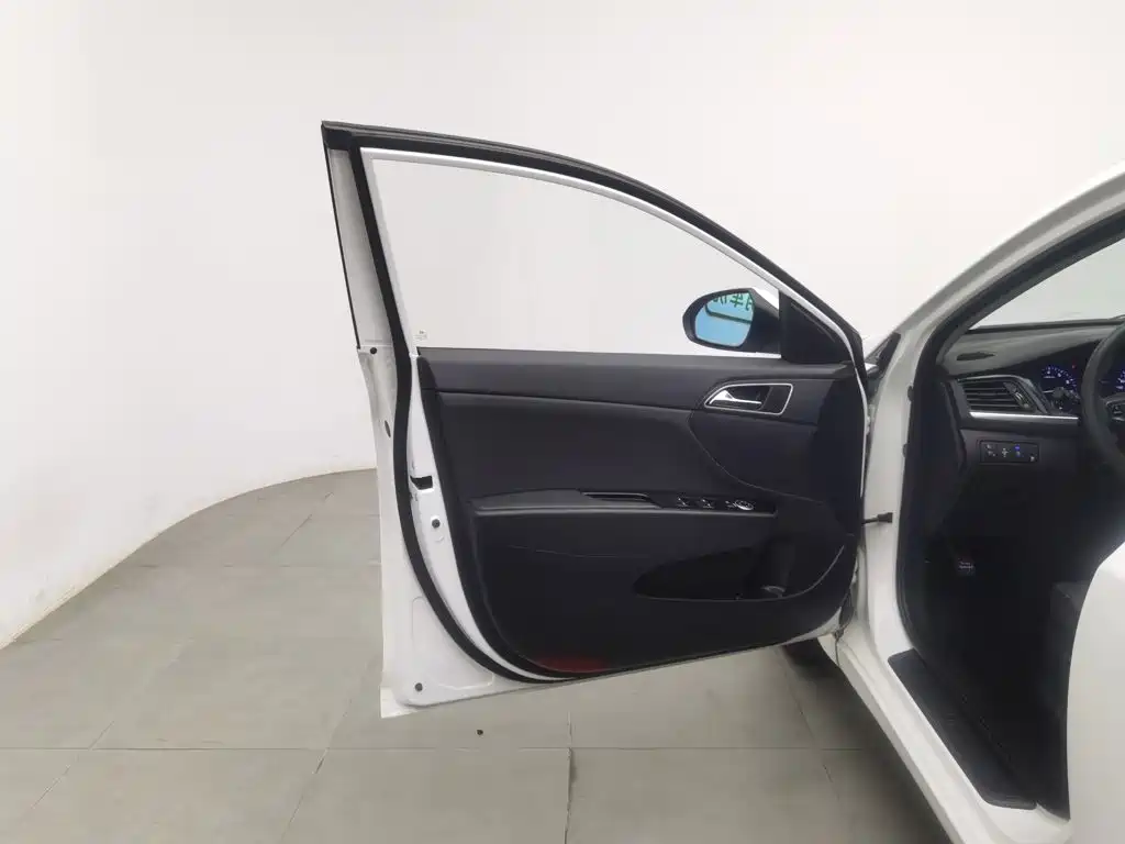 Hyundai Mistra — миниатюра 8