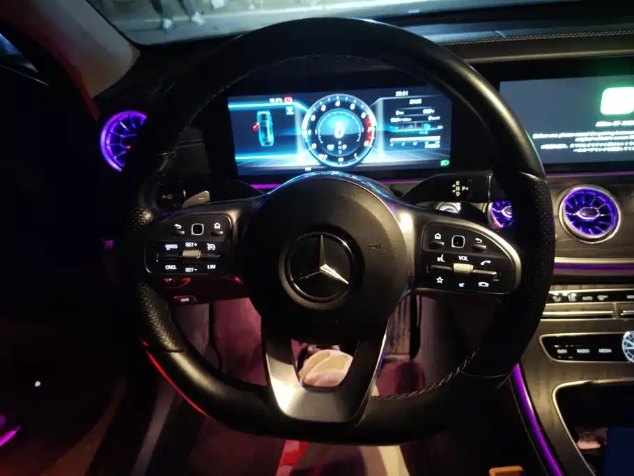 Mercedes-Benz E-Class — миниатюра 15