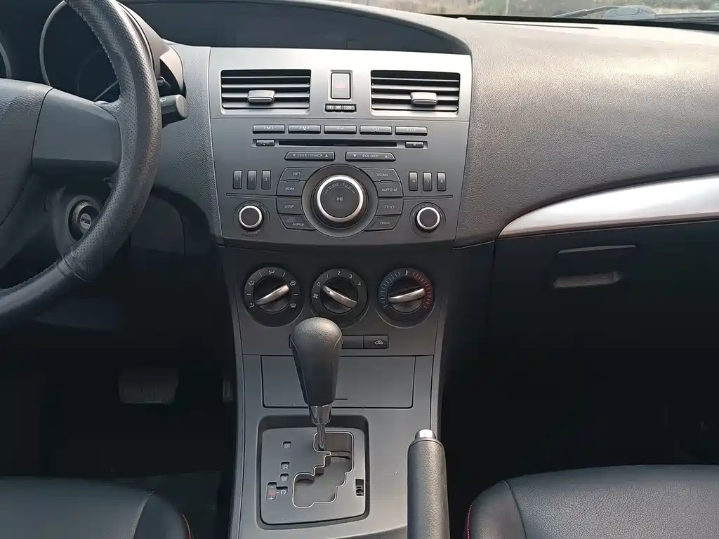 Mazda 3 Xingcheng — миниатюра 13