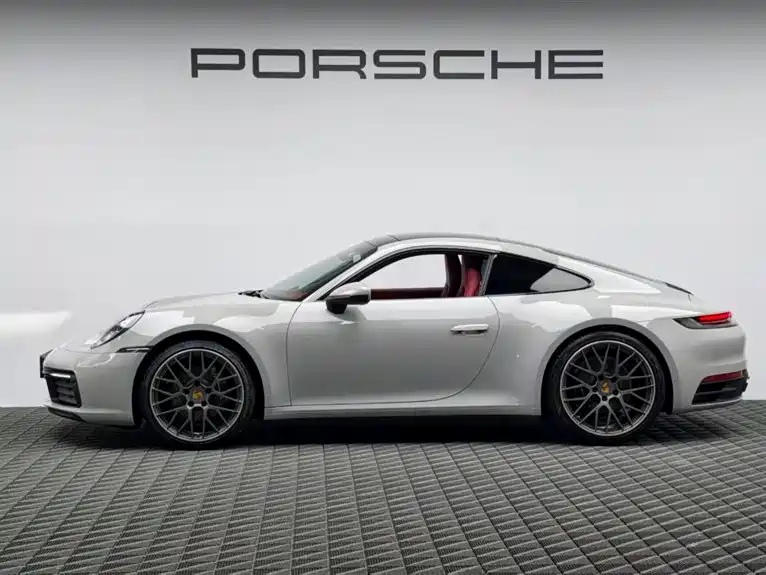 Porsche 911 2023 Carrera 3.0T