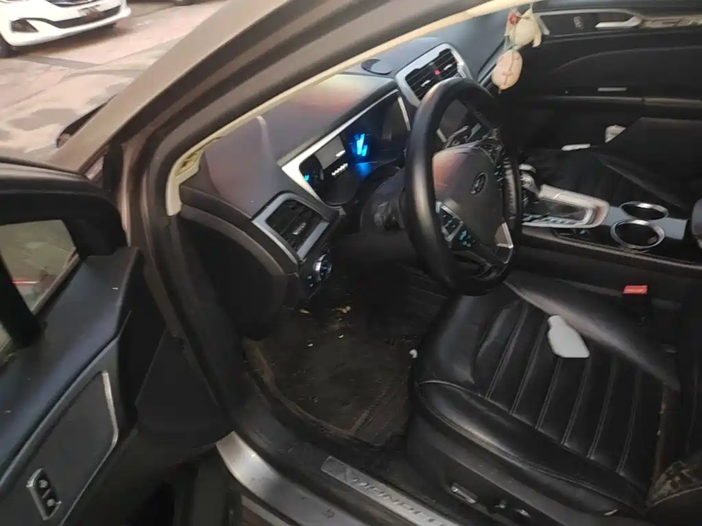 Ford Mondeo — миниатюра 16