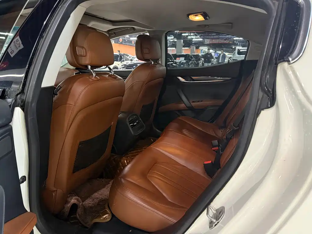 Maserati Ghibli — миниатюра 5