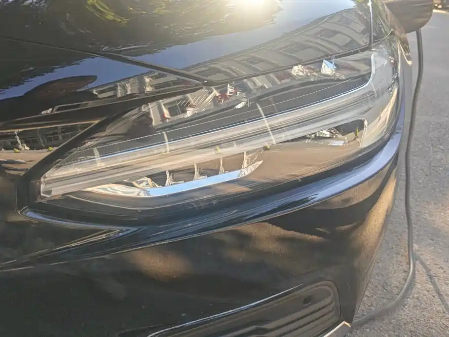Volvo S90 PHEV — миниатюра 5
