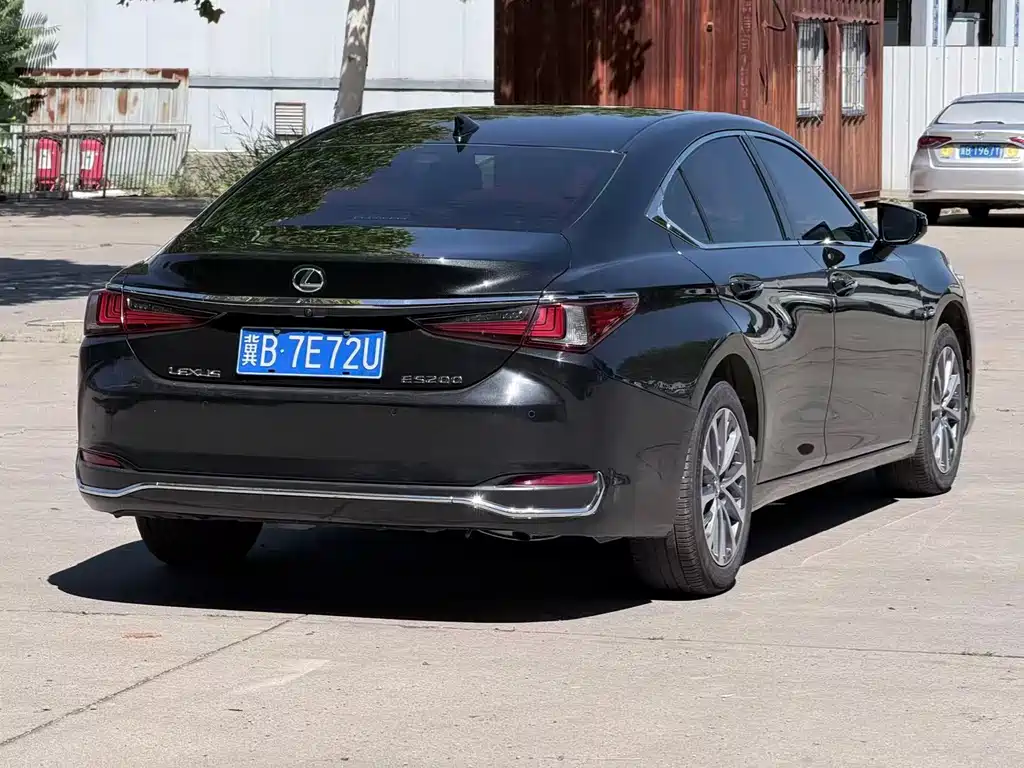 Lexus ES — миниатюра 4