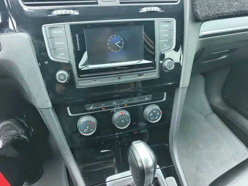Volkswagen Golf — миниатюра 6