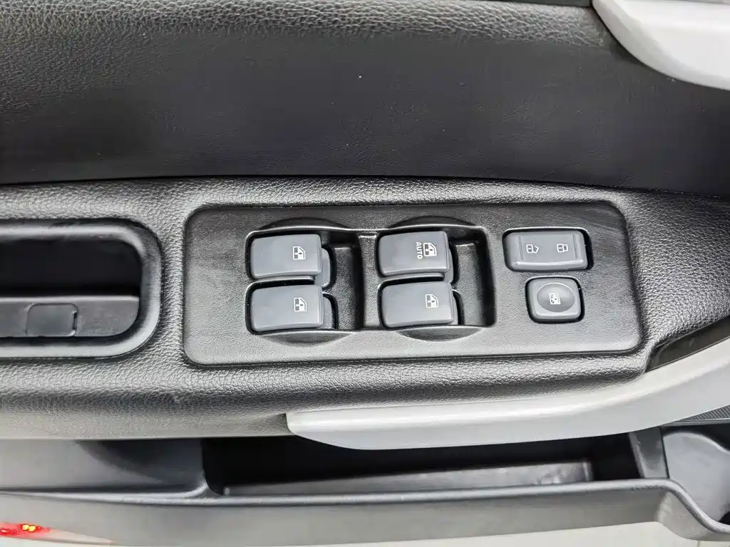 JAC Refine S3 — миниатюра 9
