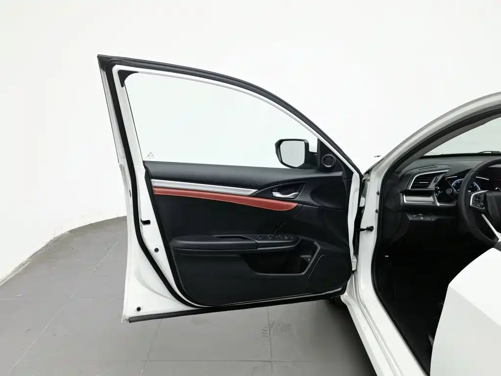 Honda Civic — миниатюра 8