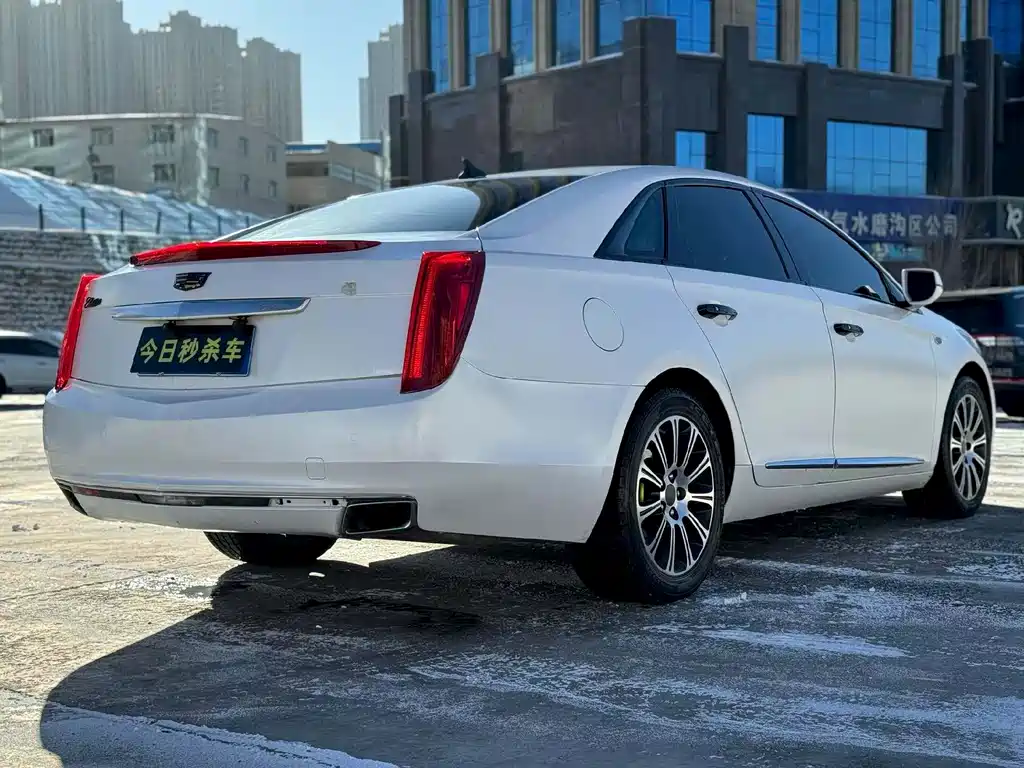 CADILLAC XTS