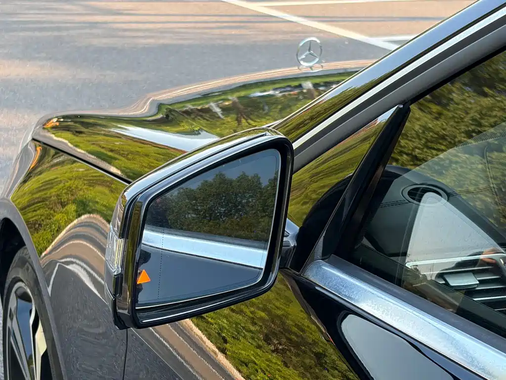 Mercedes-Benz E-Class — миниатюра 10