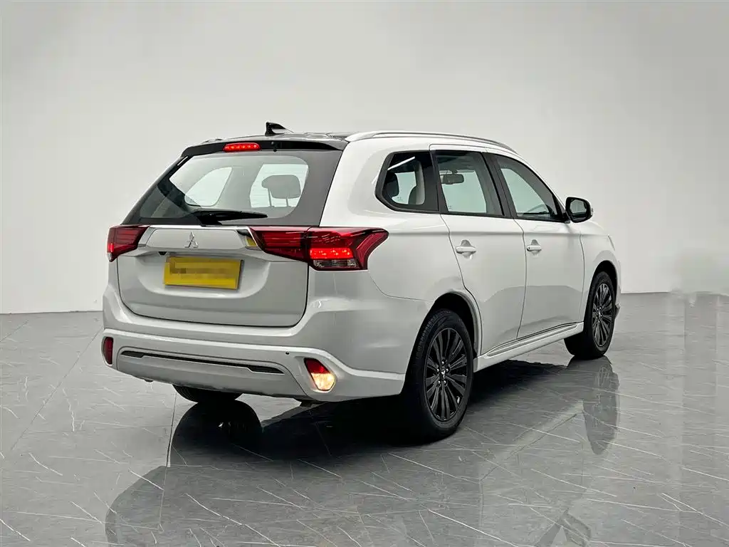Mitsubishi Outlander 2021 2.0L Enjoy 5 мест