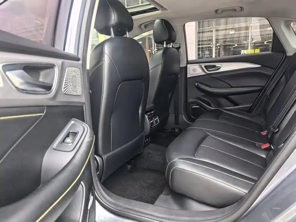 Roewe i6 MAX New Energy — миниатюра 11