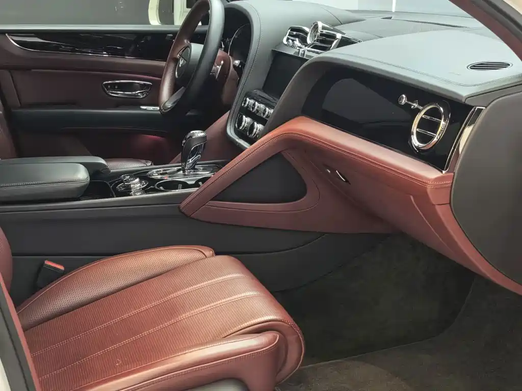 Bentley Bentayga — миниатюра 14