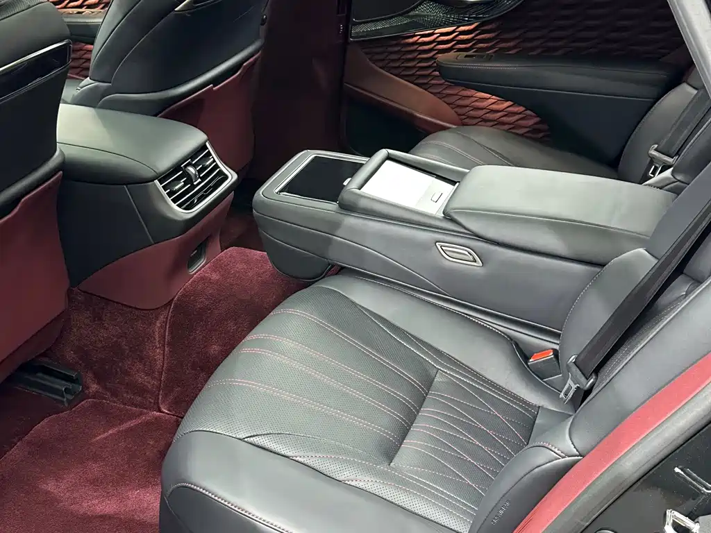 Lexus LS — миниатюра 22