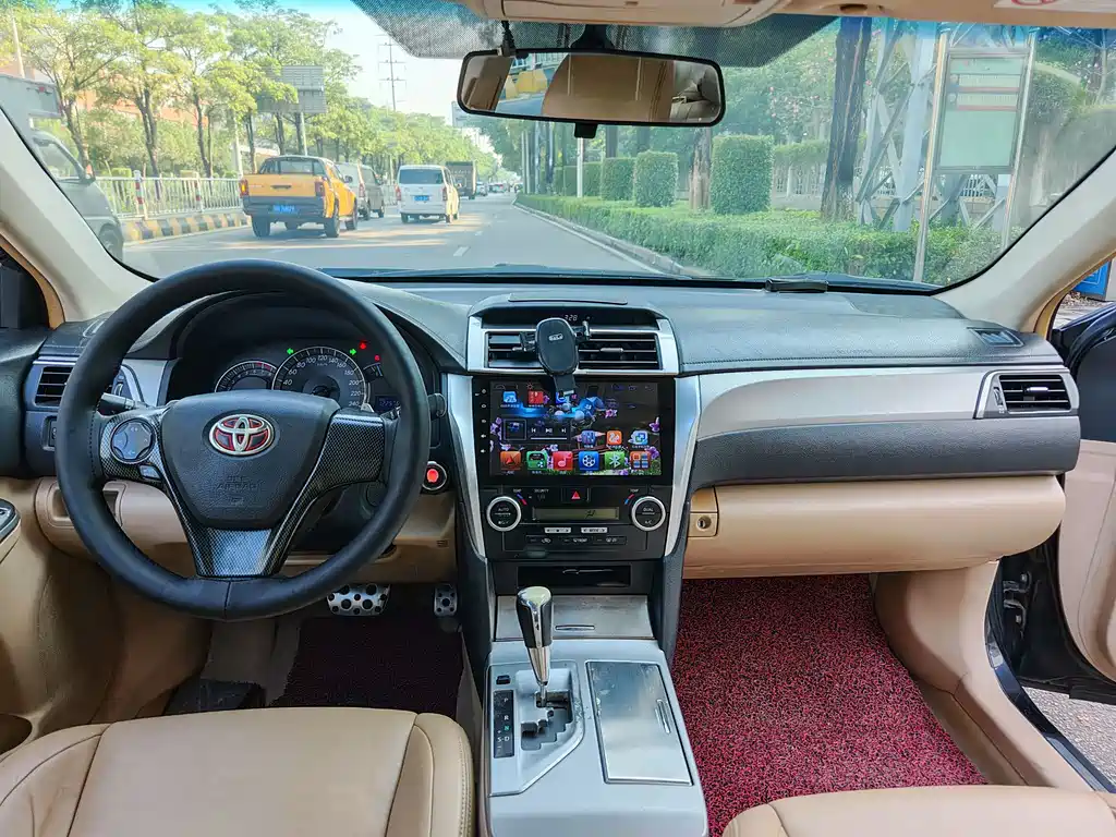 Toyota Camry — миниатюра 9