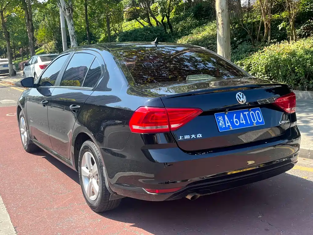 Volkswagen Lavida — миниатюра 6