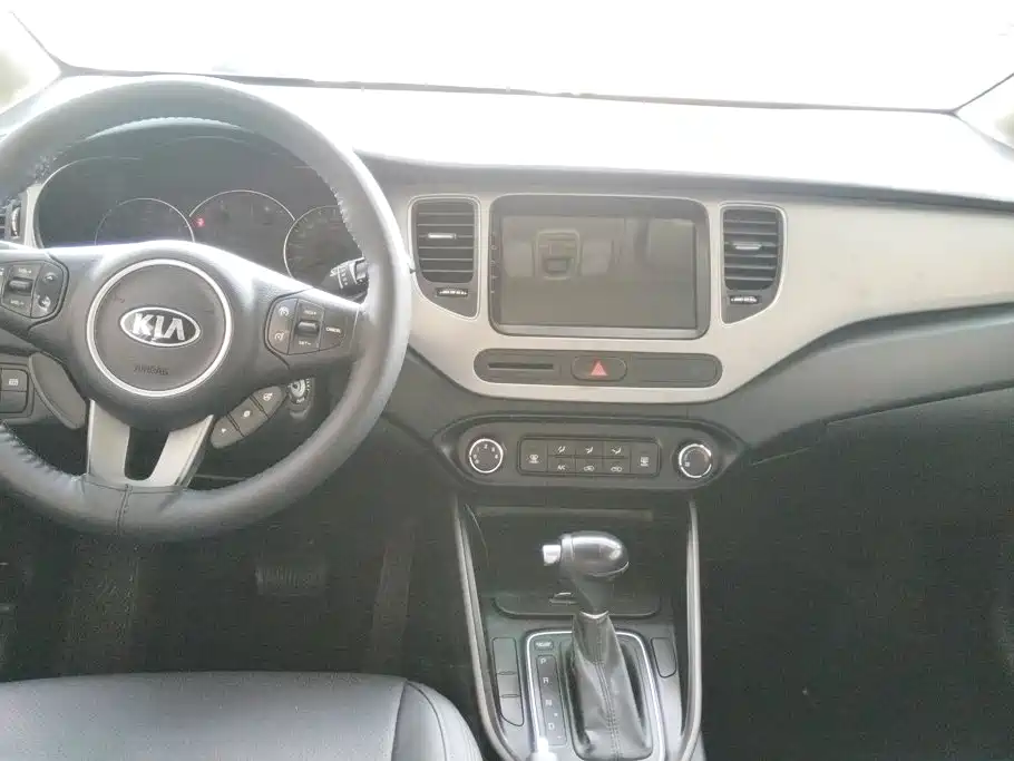 Kia Carens — миниатюра 12