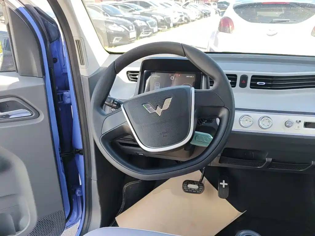 Wuling MINIEV — миниатюра 11