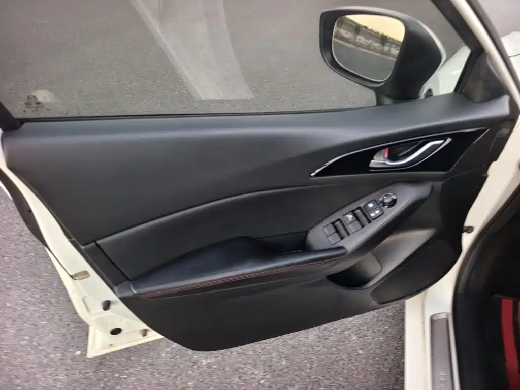 Mazda 3 Axela — миниатюра 13