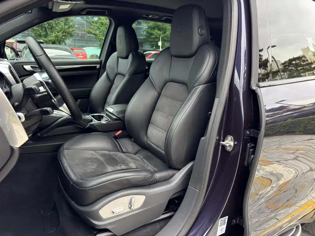 Porsche Cayenne — миниатюра 11