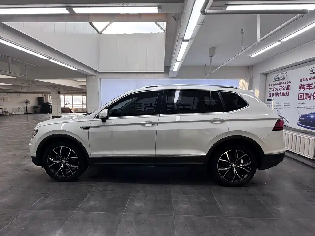 Volkswagen Tiguan L L 2019 380TSI AT Luxury 7 мест VI