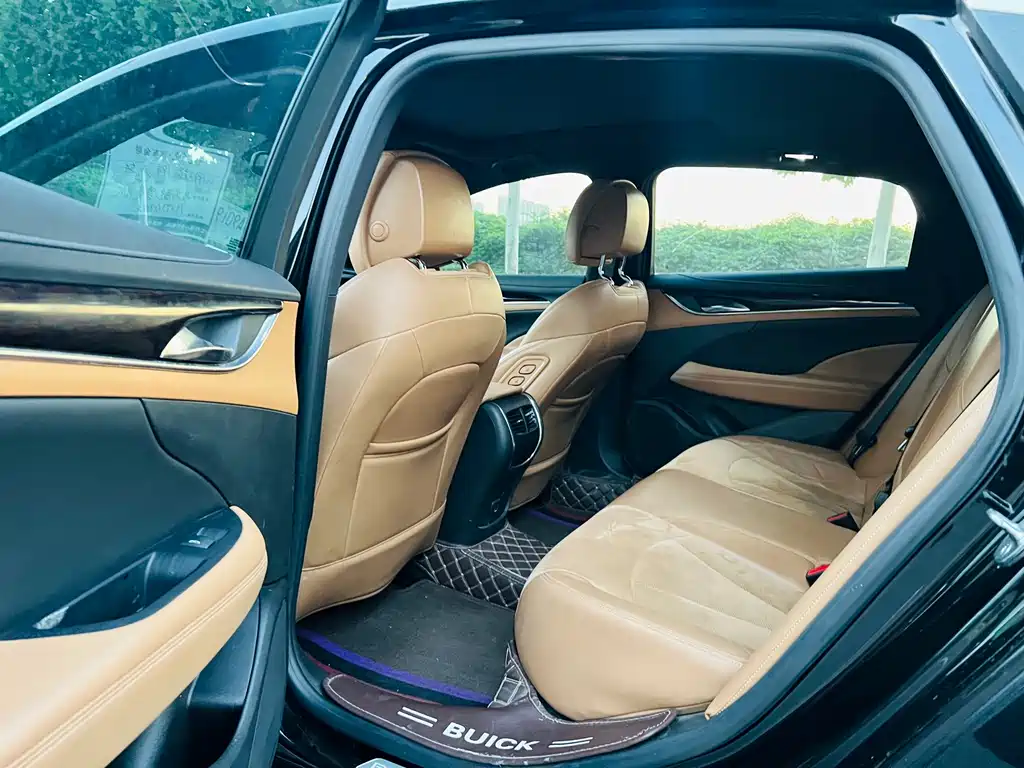 Buick LaCrosse — миниатюра 7