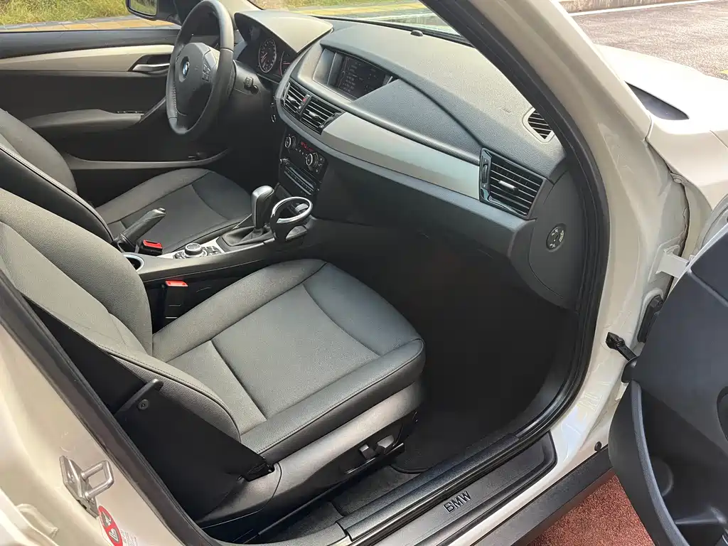 BMW X1 (Import) — миниатюра 7
